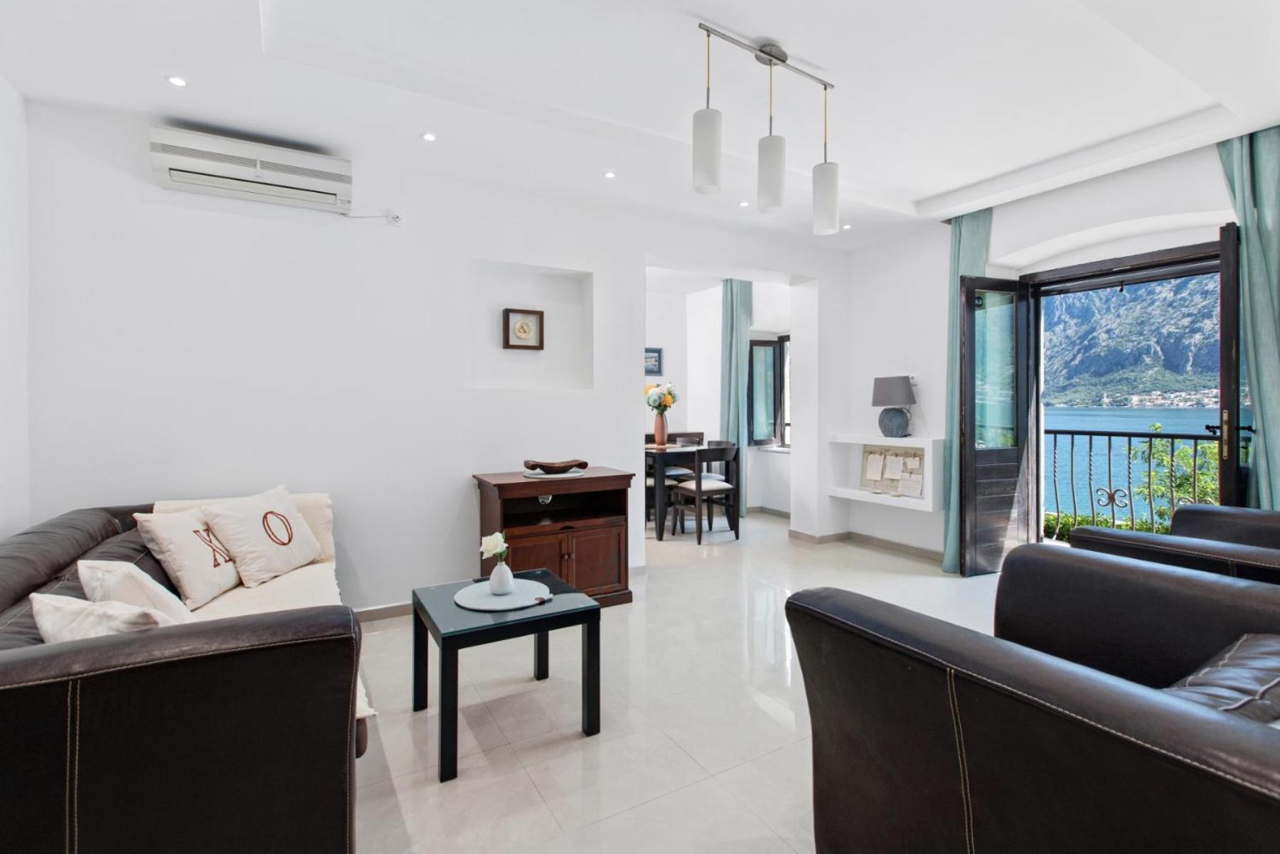 Apartments Saxo Котор Екстер'єр фото
