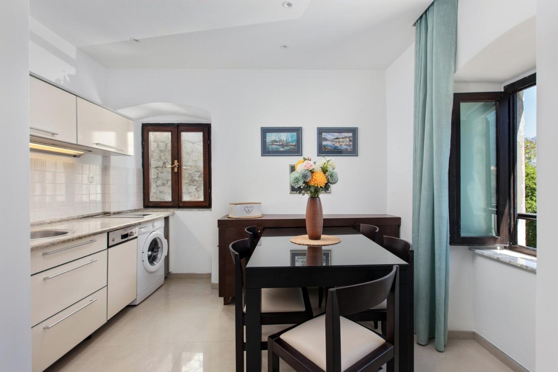 Apartments Saxo Котор Екстер'єр фото